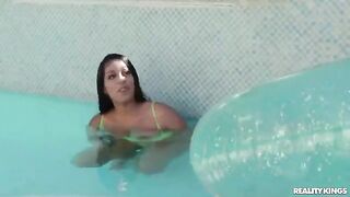 The lesson on how to swim can be something thrilling