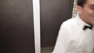 A waiter got a big round ass as a reward in the toilet at the party