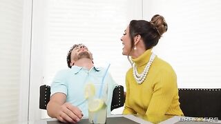 Suburban woman gets her nimphomaniac needs fulfilled with cum