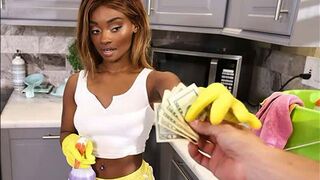 A maid who loves to get cum on her face for money