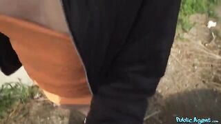 An Italian girl lost something important on the city streets
