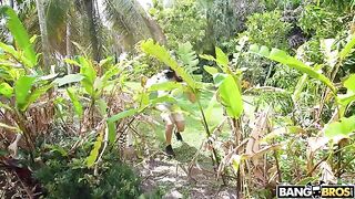 Sex in nature with a guy who fucked her with his cock
