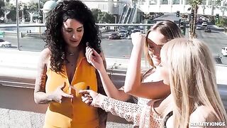 Hot chicks have a hot sex threesome - Sexy Chicks On The Strip