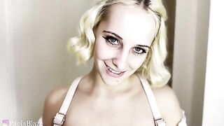 The girl has a great ass and she likes getting fucked in doggy style