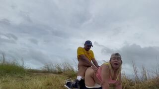 A risky public sex scene with a stunning Pinay babe outdoors