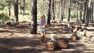 A couple fucked in the woods, a risky but exciting outdoor escapade