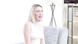 The cute girl had a hard time in pussy during the casting