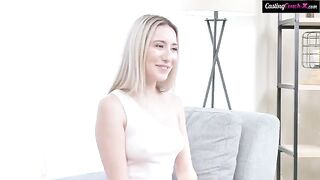 The cute girl had a hard time in pussy during the casting