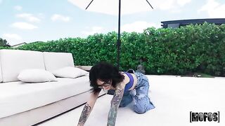 A blowjob with a special purpose - the brunette was hungry for cock!