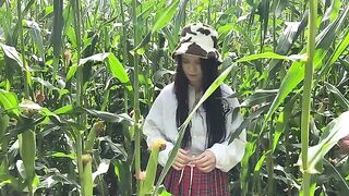 A security guard fucked a thief in the cornfield