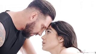 An example of how to motivate the best students in sex threesome