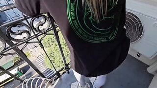 She wanted to eat but got cum in her mouth. A common theme in amateur videos!