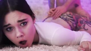 A guy pushed cock into the pussy of a naive girl