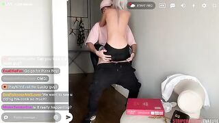 The pizza delivery guy oiled and fucked Eva Elfie’s wet pussy