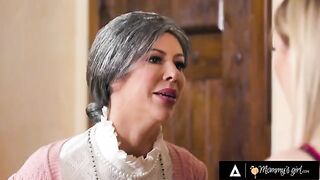 The old maid Alexis Fawx scissored with her stepdaughter in a steamy scene
