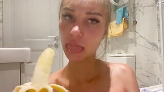 Monika Fox stuffed her ass with a banana and squirted like a mad one