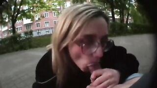 A girl agreed to have sex with a guy in the car for 500 roubles