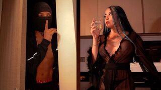 The burglar aimed to safe, but got the housewife’s tight pussy instead
