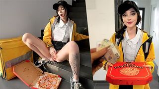 A pizza delivery guy got his dick covered with cum and sperm