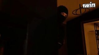 The housewife is being robbed, but she still manages to get fucked