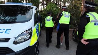 A policeman arrested a girl for exposure, but she offered him a blowjob