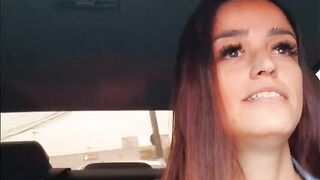 A hot Latina shows how she can have fun in the car, just like in the best prno videos