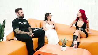 Two girls share the same big dick in a double blowjob