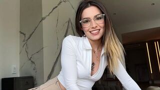 She wants sex, and she doesn't hide it - a hot teacher scenario