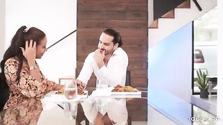 Therapist invited me to her house for a romantic dinner
